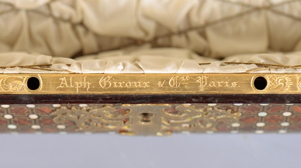 阿方斯.吉鲁公司(ALPHONSE GIROUX & Cie)-公爵冠冕下方贴着首字母“D.B.”落款的小号多瓣盒-10
